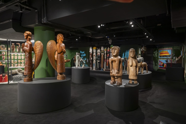Exposição inédita no Farol Santander (SP) celebra a força da arte popular brasileira